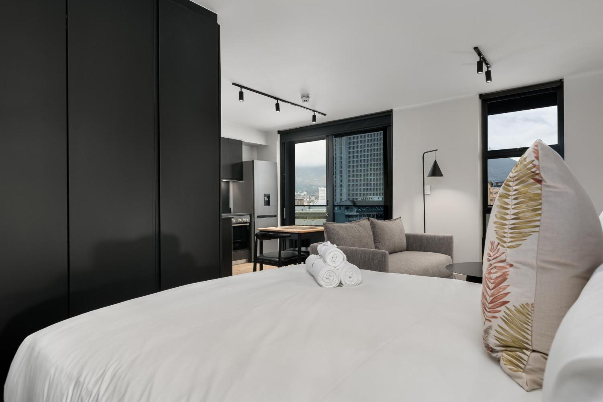 The Tokyo Aparthotel By Totalstay Кейптаун Екстериор снимка