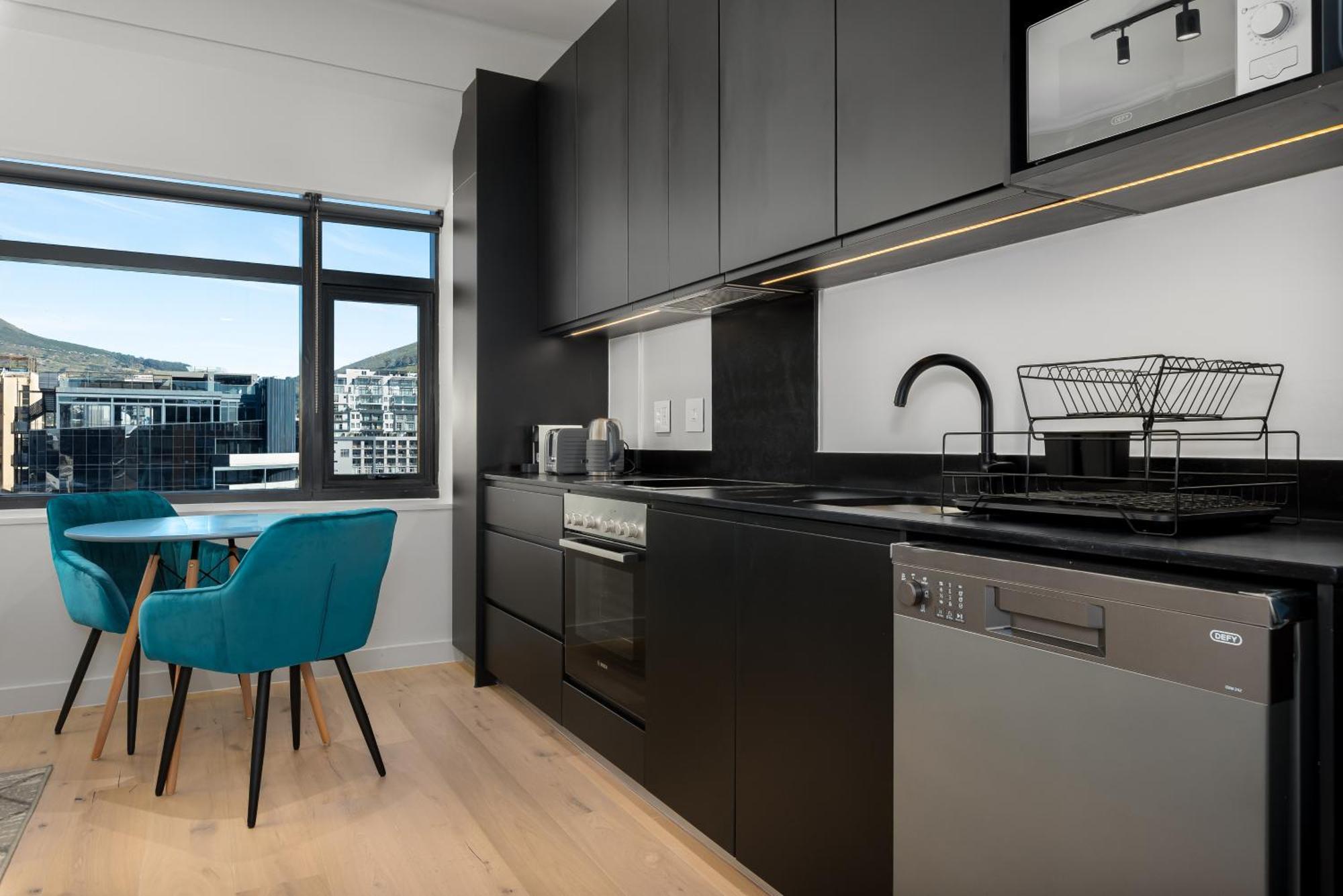 The Tokyo Aparthotel By Totalstay Кейптаун Екстериор снимка