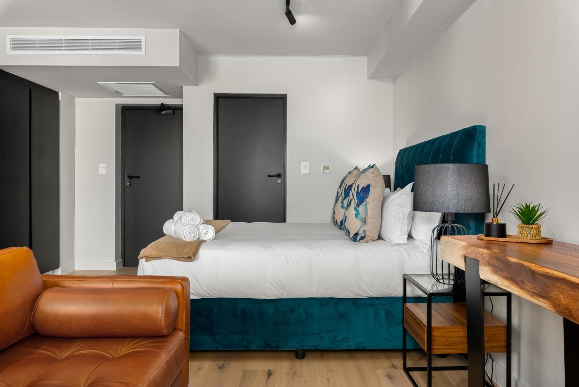 The Tokyo Aparthotel By Totalstay Кейптаун Екстериор снимка